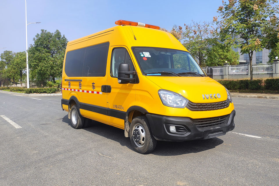 依維柯救險車